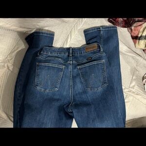 Wrangler Women's Classic Blue Straight Leg Jeans